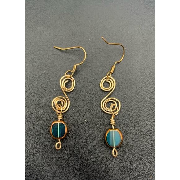 Unbranded Jewelry - Beautiful Artsy Gold Tone Spiral Earrings With A Blue Copper Coated Glass Bead